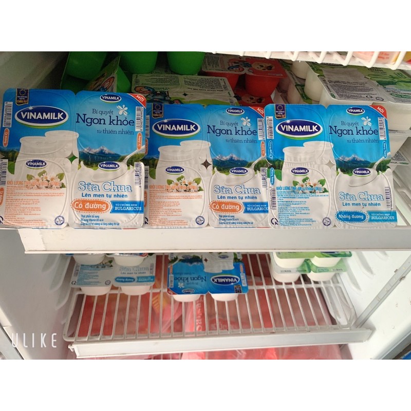 Sữa chua ăn Vinamilk có đường - Vỉ 4 hộp x 100g
