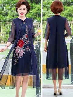 Đầm trung niên cổ tàu