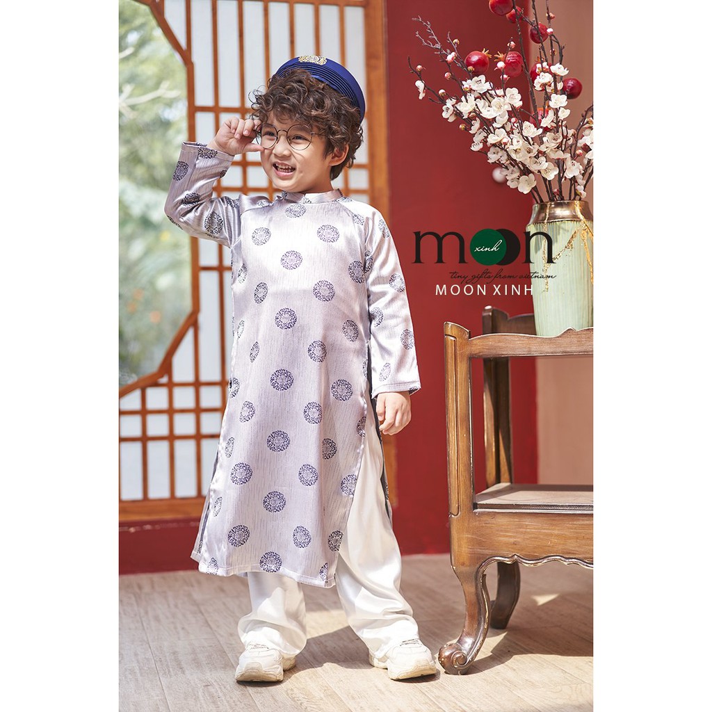Áo dài tết cho bé trai VNS 335  của Moon Xinh Họa tiết chữ Phúc may mắn Màu ghi Chất gấm lụa mát, sóng vải