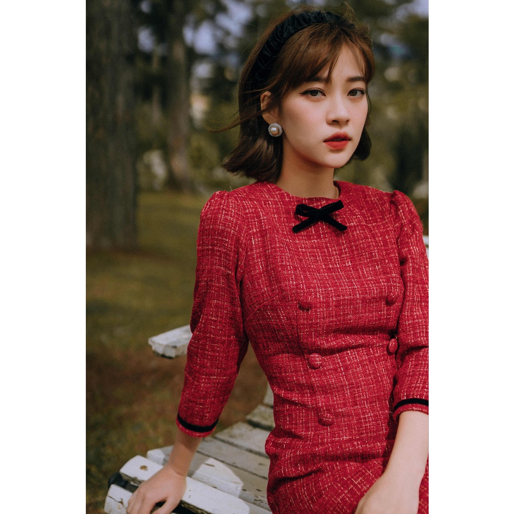 Đầm dạ đỏ cúc nhung sang chảnh Claire Dress_Joie des Roses | BigBuy360 - bigbuy360.vn