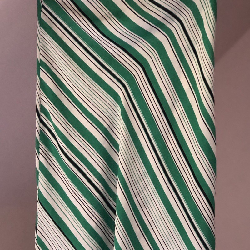 Chân váy satin ZARA size S