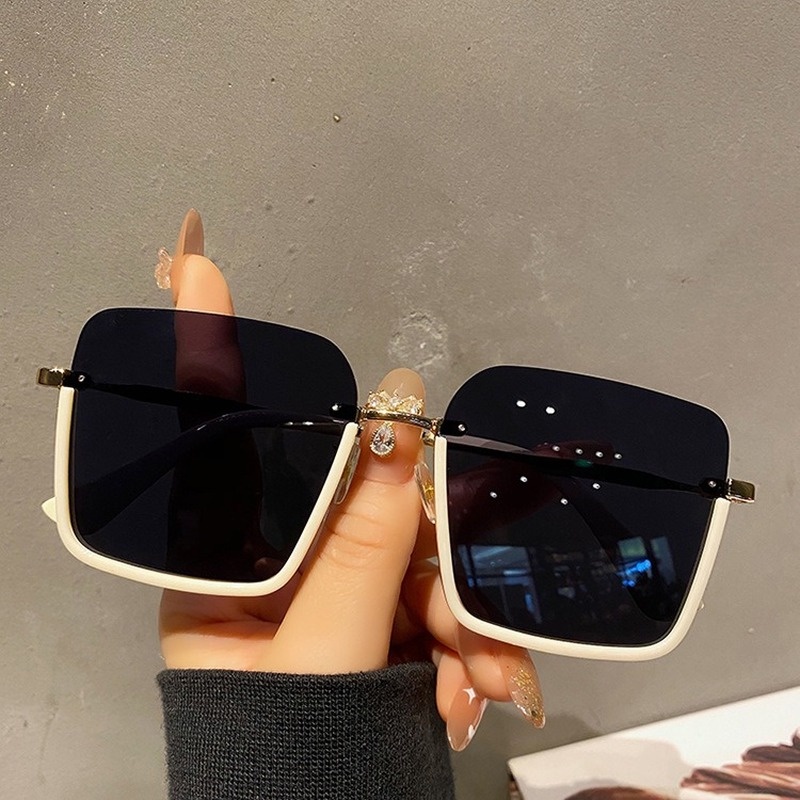 Kính Mát Gọng Vuông Oversize Chống Tia UV Bằng Kim Loại Thời Trang Hàn Quốc Cổ Điển Dành Cho Bạn Nữ