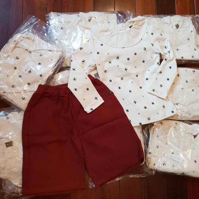 Bộ Moimoln cổ bèo quần ống