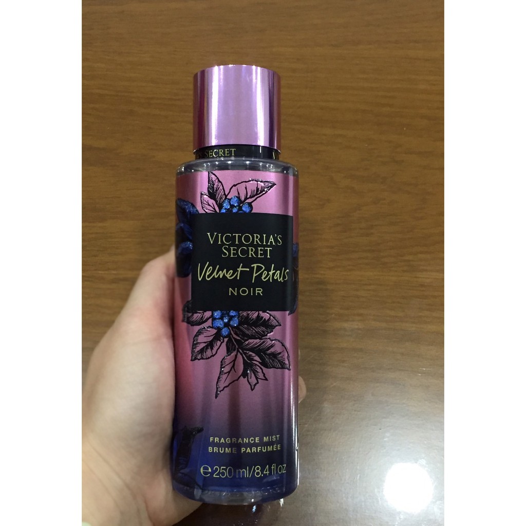 XỊT BODY MIST VICTORIA'S VELNET PETALS NOIR