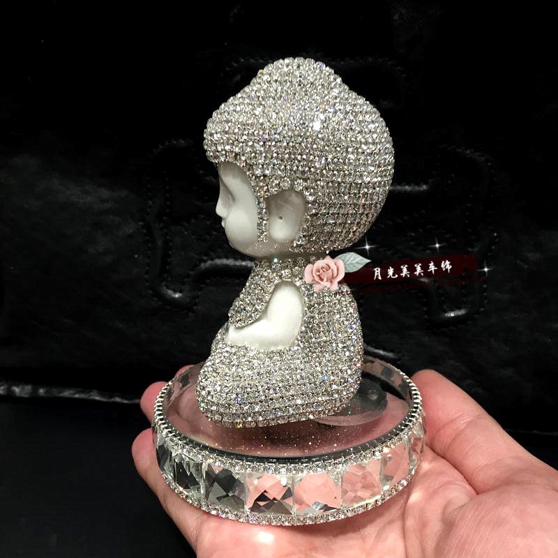 Tượng Phật Trang Trí Taplo Xe Hơi, Bàn Làm Việc Đính Đá Kèm Nước Hoa, Vòng Tay Phong Thủy