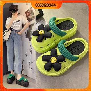 Giày sục cross đế bánh mì kèm phụ kiện hoa xốp siêu đẹp cho các chị em