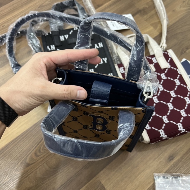 Túi Đeo Chéo MLB Mono Logo Kim Loại Hàng Trung Cao Cấp