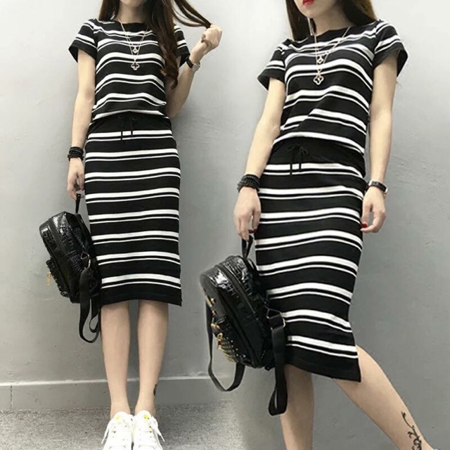 Set áo và chân váy kẻ