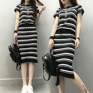 Set áo và chân váy kẻ