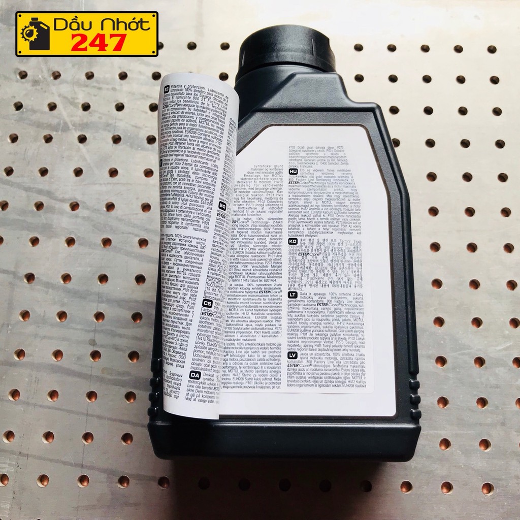 Dầu nhớt xe 2 thì Motul 800 2T Factory Line Road Racing 1L