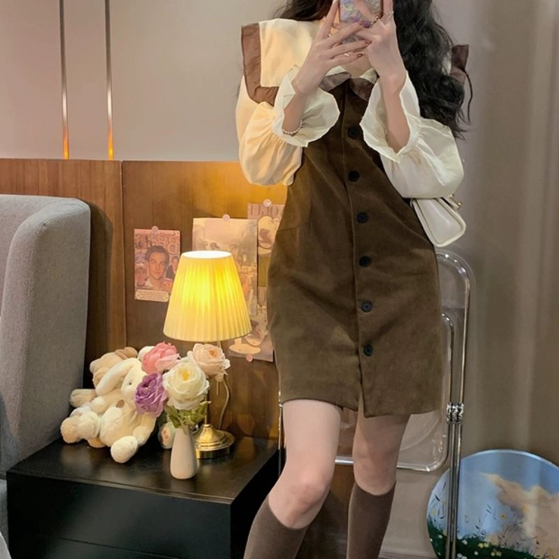 Váy dệt vải nhung cổ điển với túi ngang hông