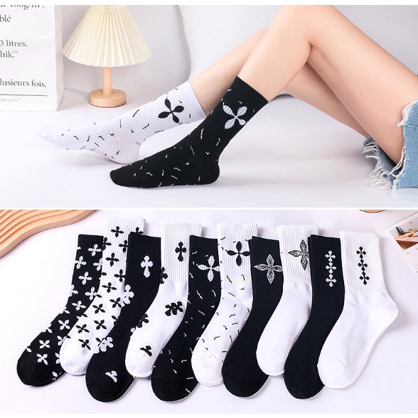 Vớ Tất cao cổ Nam Nữ phong cách thể thao, trẻ trung, cá tính.