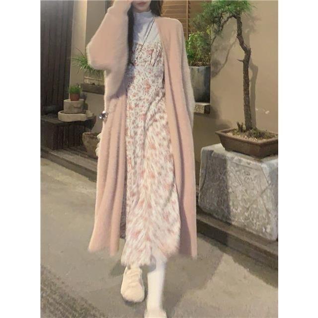 Áo Khoác cardigan Lông Chồn Mềm Mại Dáng Rộng / Dài Trung Bình Kèm Váy Hai Dây Họa Tiết Hoa Xinh Xắn