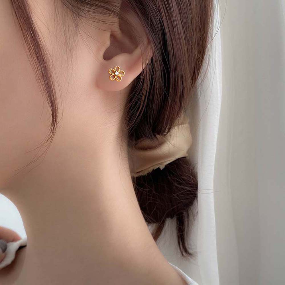 Khuyên Tai Kim Loại Hình Hoa Rỗng Đơn Giản Thời Trang Hàn Quốc Cho Nữ