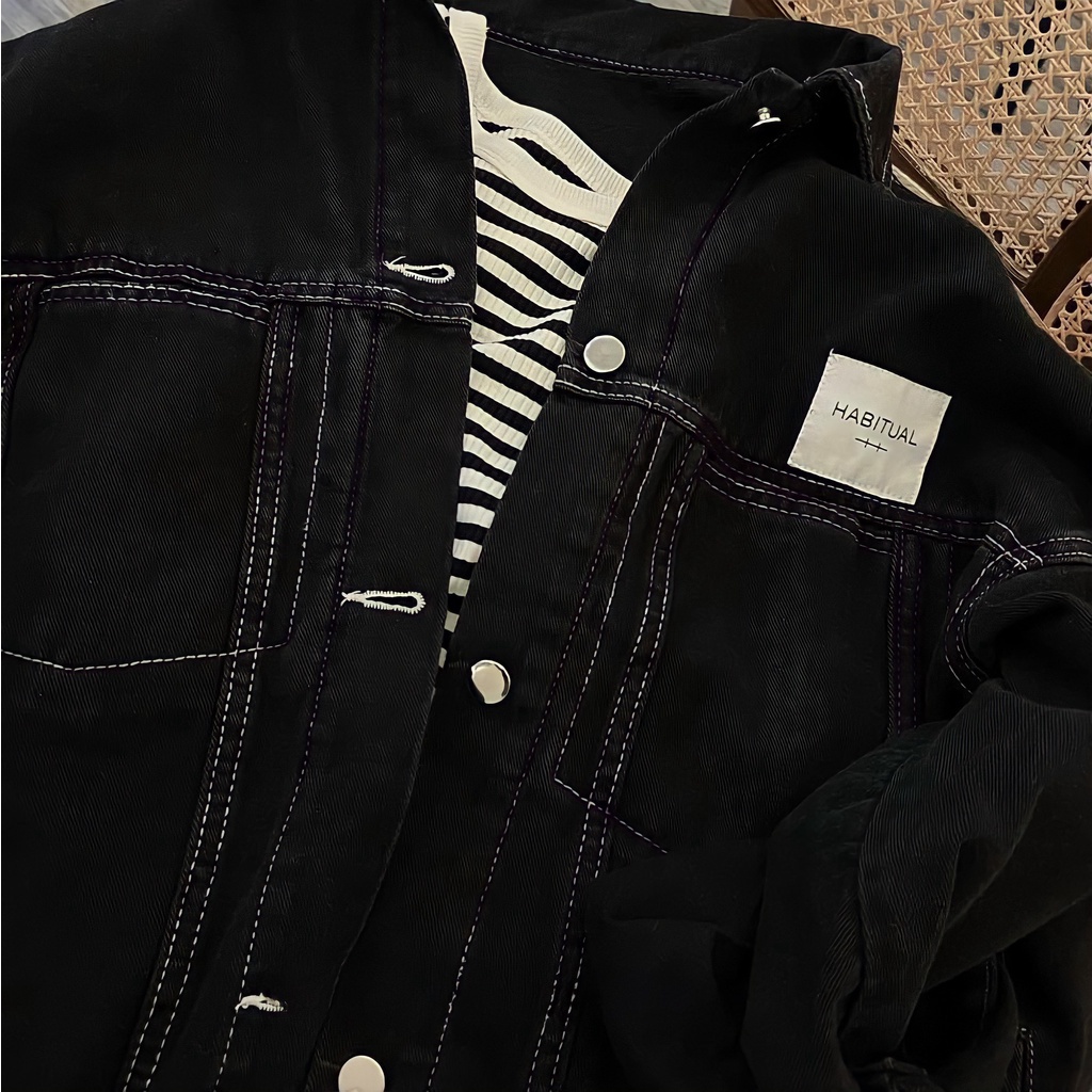 Áo Khoác Bò Nữ Cổ Polo Thêu Logo Cúc Cài Chỉ Nổi Dài Tay Màu Đen Siêu Basic