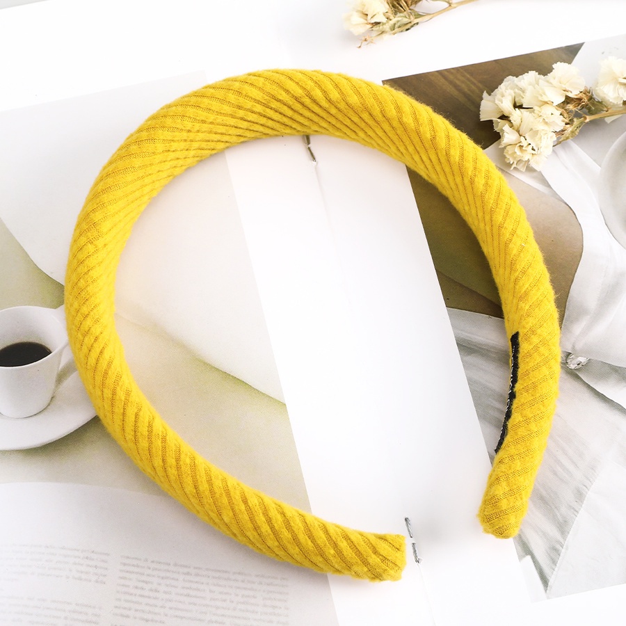 Cài tóc đan len phong cách Hàn Quốc thanh lịch cho nữ