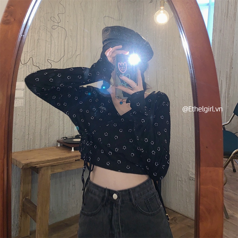 Thời trang áo croptop tay dài cổ chữ v màu đen phong cách cổ điển dành cho nữ