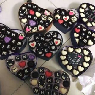 Socola valentine khắc chữ tên theo yêu cầu
