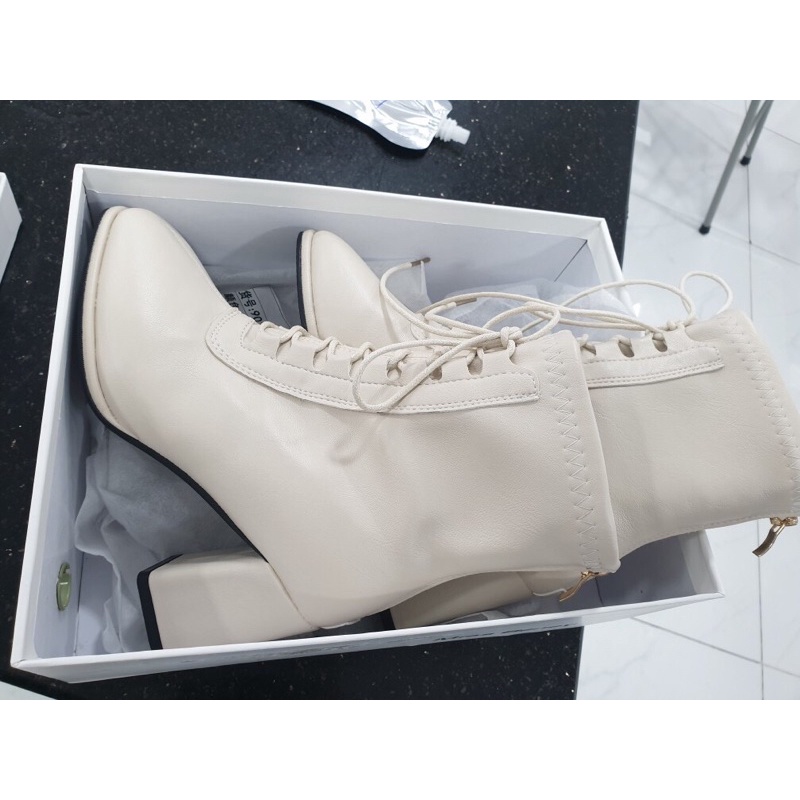 Bốt nữ🌼 Giày bốt ngắn cổ đan dây Quảng Châu loại 1 | BigBuy360 - bigbuy360.vn