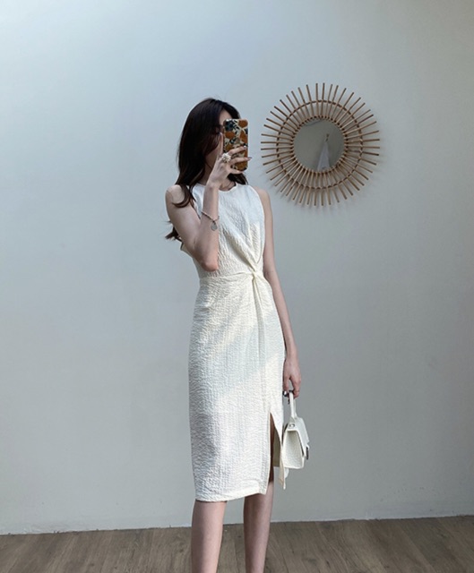 Đầm xoắn eo xẻ tà 2023