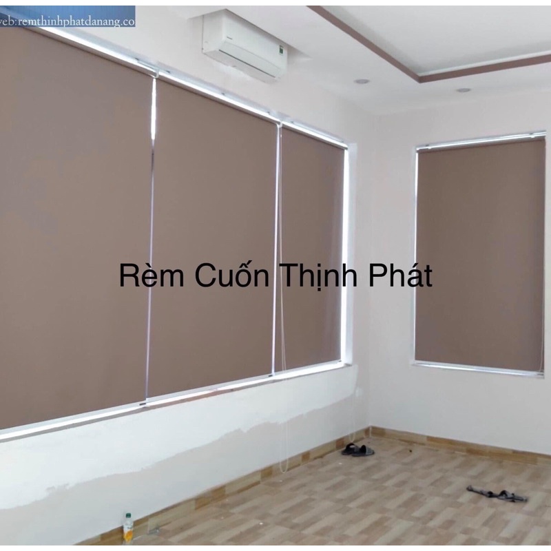 Rèm cuốn che nắng cửa sổ, cản nắng 100% phụ kiện bền, dây kéo êm nhẹ. Rèm cuốn chống nắng cửa sổ.