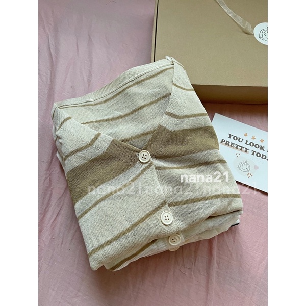 Áo cardigan mỏng kẻ ngang