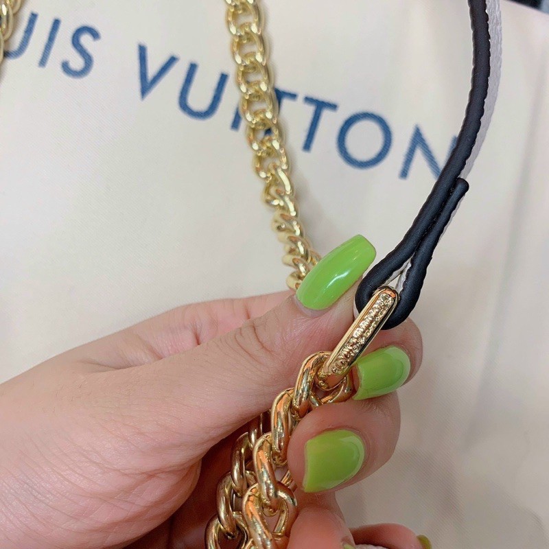 Túi LV mở nắp hộp nam châm vip nguyên seal hai màu size 22