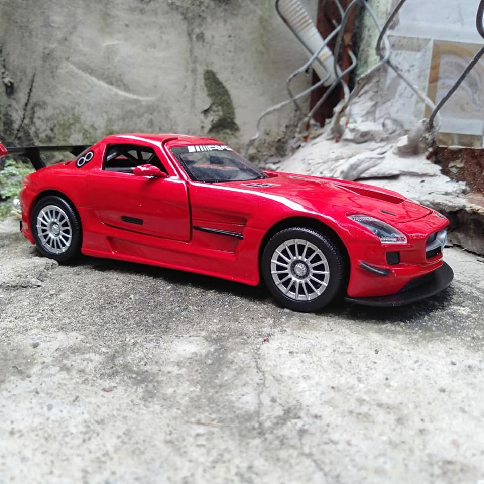 Mô hình xe Mercedes - Benz SLS AMG GT3 1/24 Motormax - Đỏ