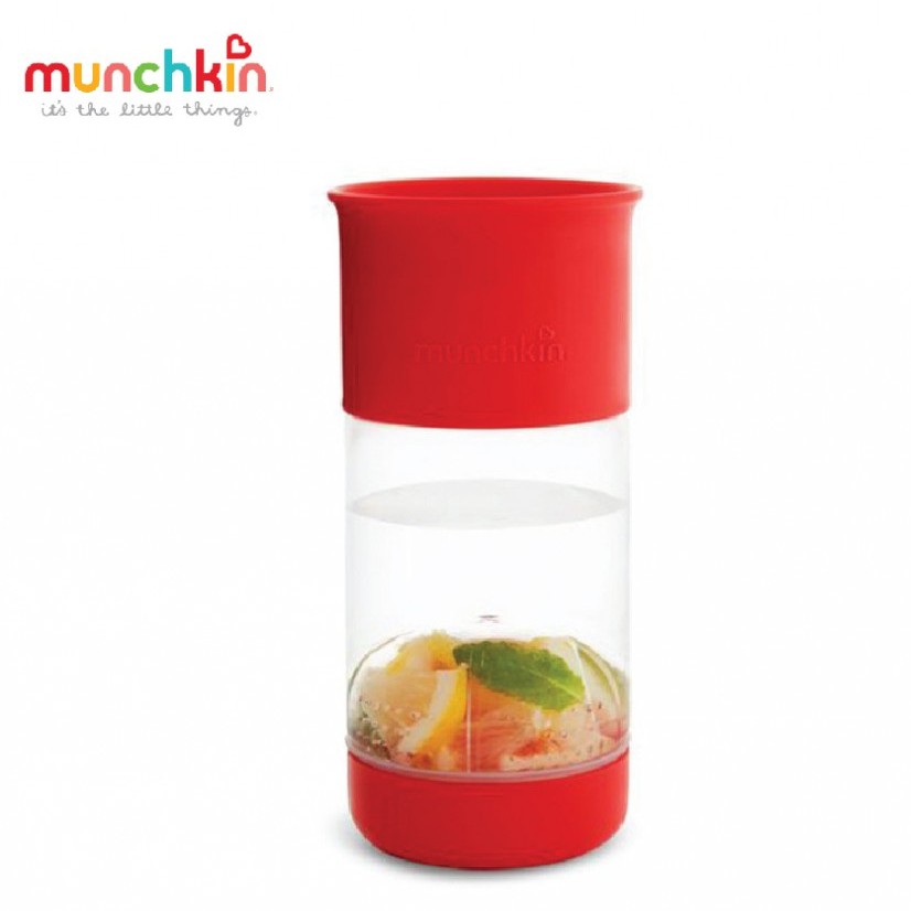 Cốc 360 độ Munchkin có ngăn ép trái cây