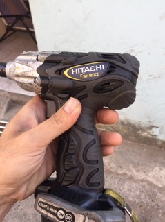 Máy bắn vít hitachi made in japan