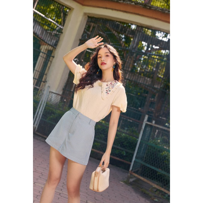 Áo sơ mi xốp be cổ nhạn thêu dải hoa 1AO1009 ADORE DRESS