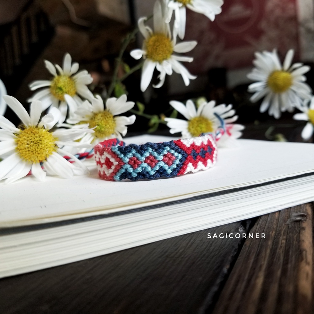 Vòng tay, vòng chân handmade tết bằng chỉ l Friendship bracelet