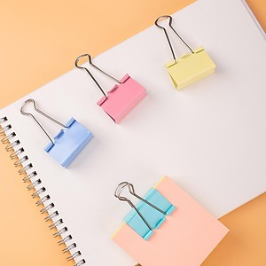 [Chính hãng Deli] Kẹp bướm màu deli 41mm E8552A 24cái/hộp đủ màu sắc