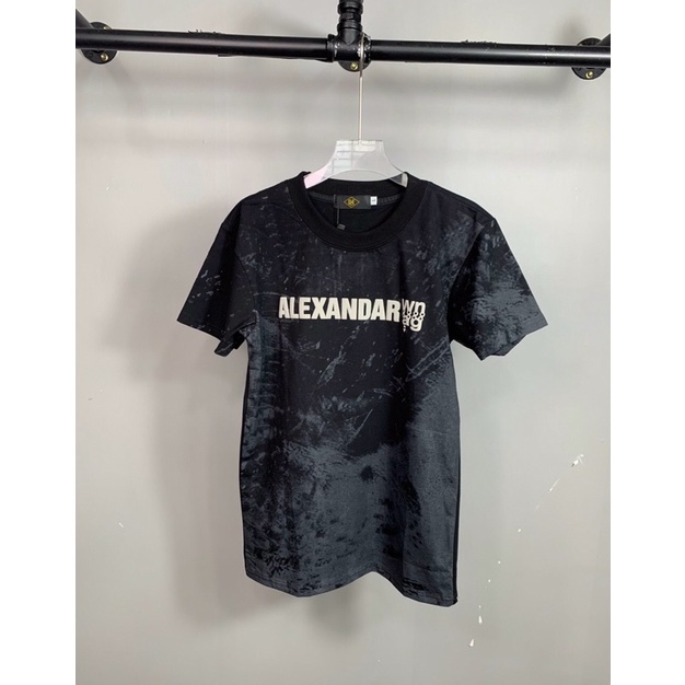 Áo thun cổ tròn in loang