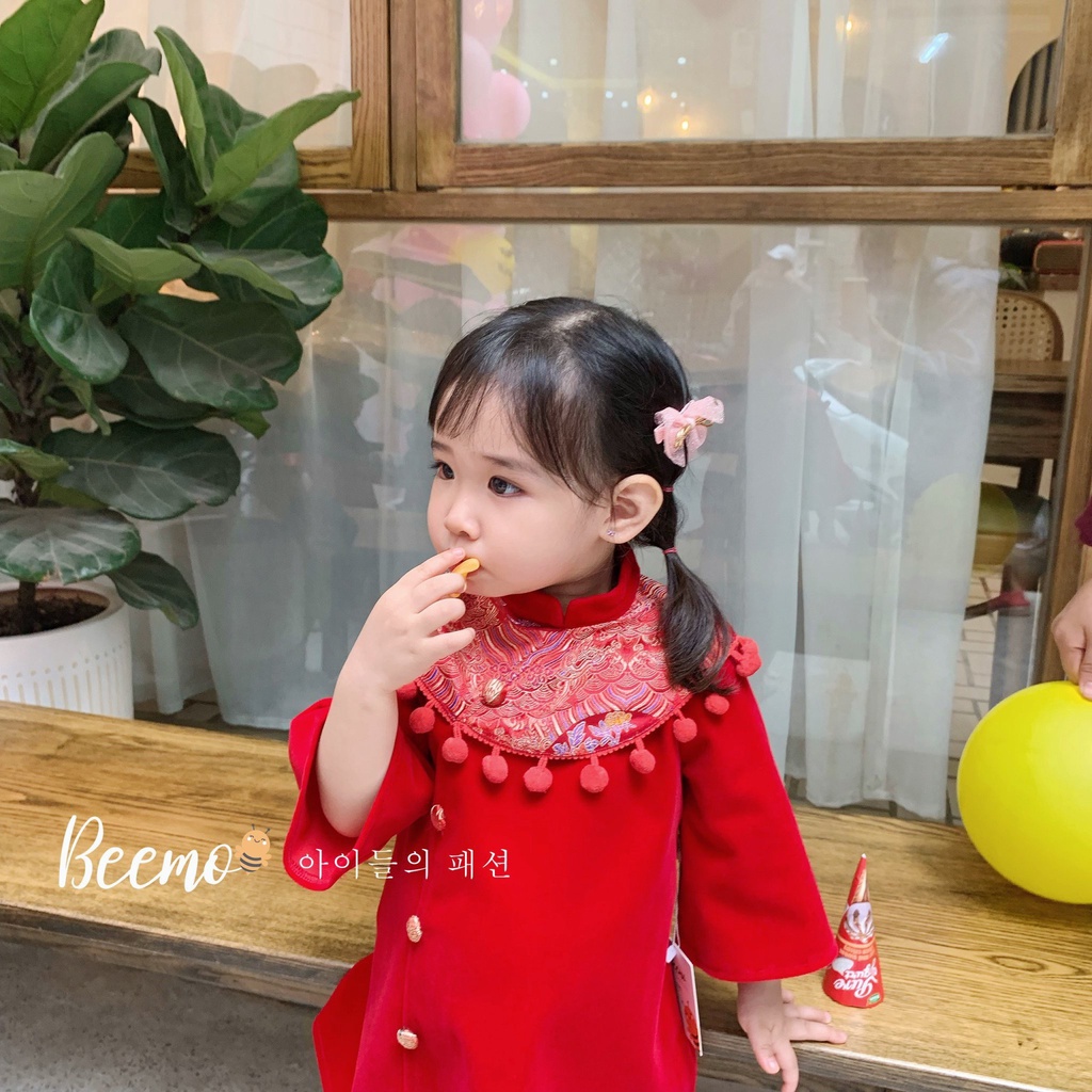 Áo dài cách tân cho bé trai gái Beemo,Chất liệu nhung mềm mịn kết hợp gấm Thượng Hải, họa tiết bông lúc lắc cực đẹp B098