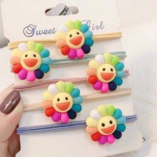 Cột tóc hoa mặt trời