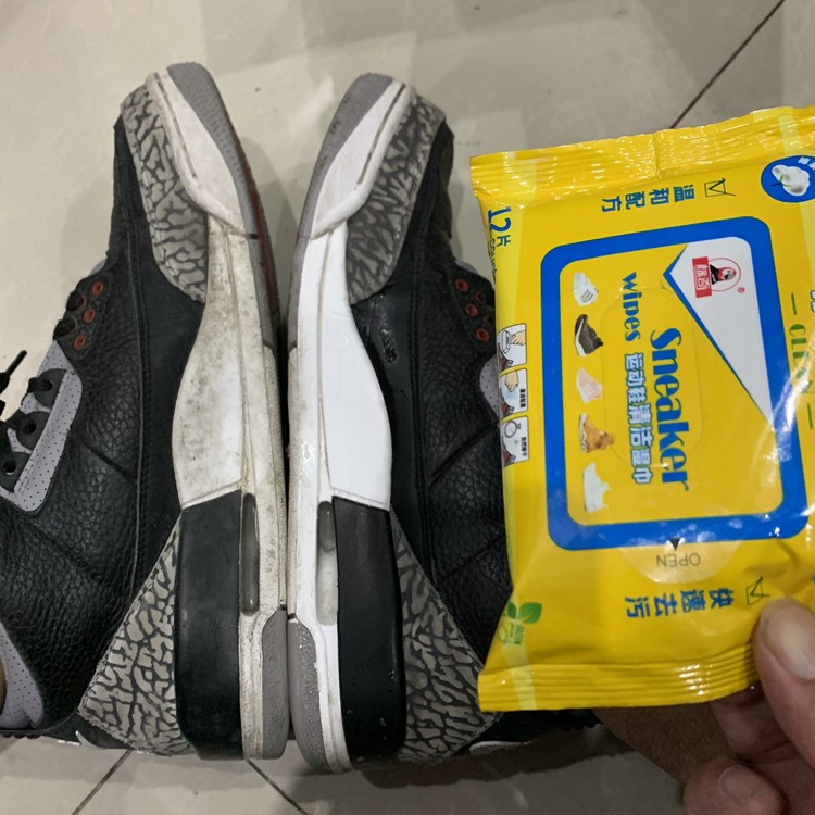 Gói 12 Tờ Khăn Giấy Ướt Lau Giày Sneaker, Giày Thể Thao Nam Nữ, Balo, Túi Xách