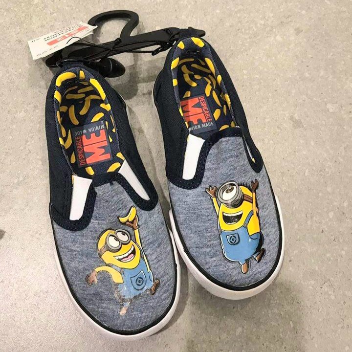 Gm store- Giày slip on màu xanh hình minion cho bé