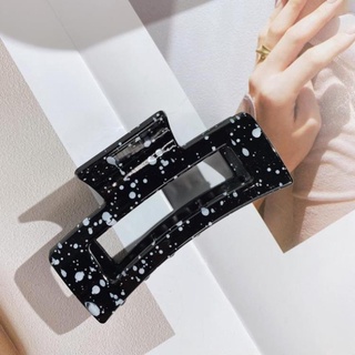 Kẹp tóc kiểu dáng chấm đen trắng hìlàm từ acrylic