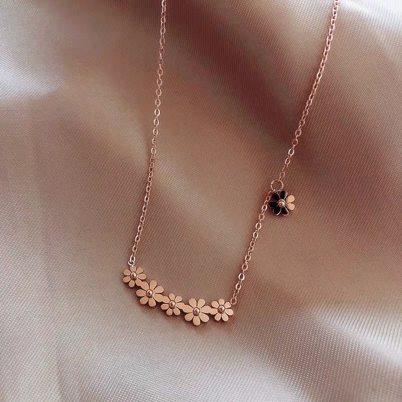 Dây Chuyền Thép Titan Mạ Vàng Hồng 18K Mặt Hình Hoa Cúc Nhỏ Phong Cách Cá Tính Phù Hợp Làm Quà Sinh Nhật