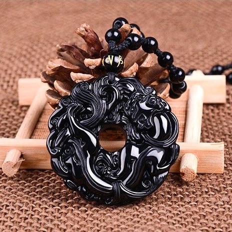 Dây đeo cổ tỳ hưu hóa rồng màu đen ₫á núi lửa