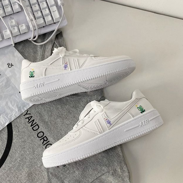 Giày Sneakers Da Pu Màu Trắng In Họa Tiết Hoạt Hình | BigBuy360 - bigbuy360.vn