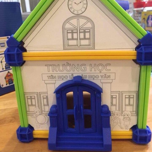 Bộ đồ chơi: Nhà lắp ghép và tô màu cho bé