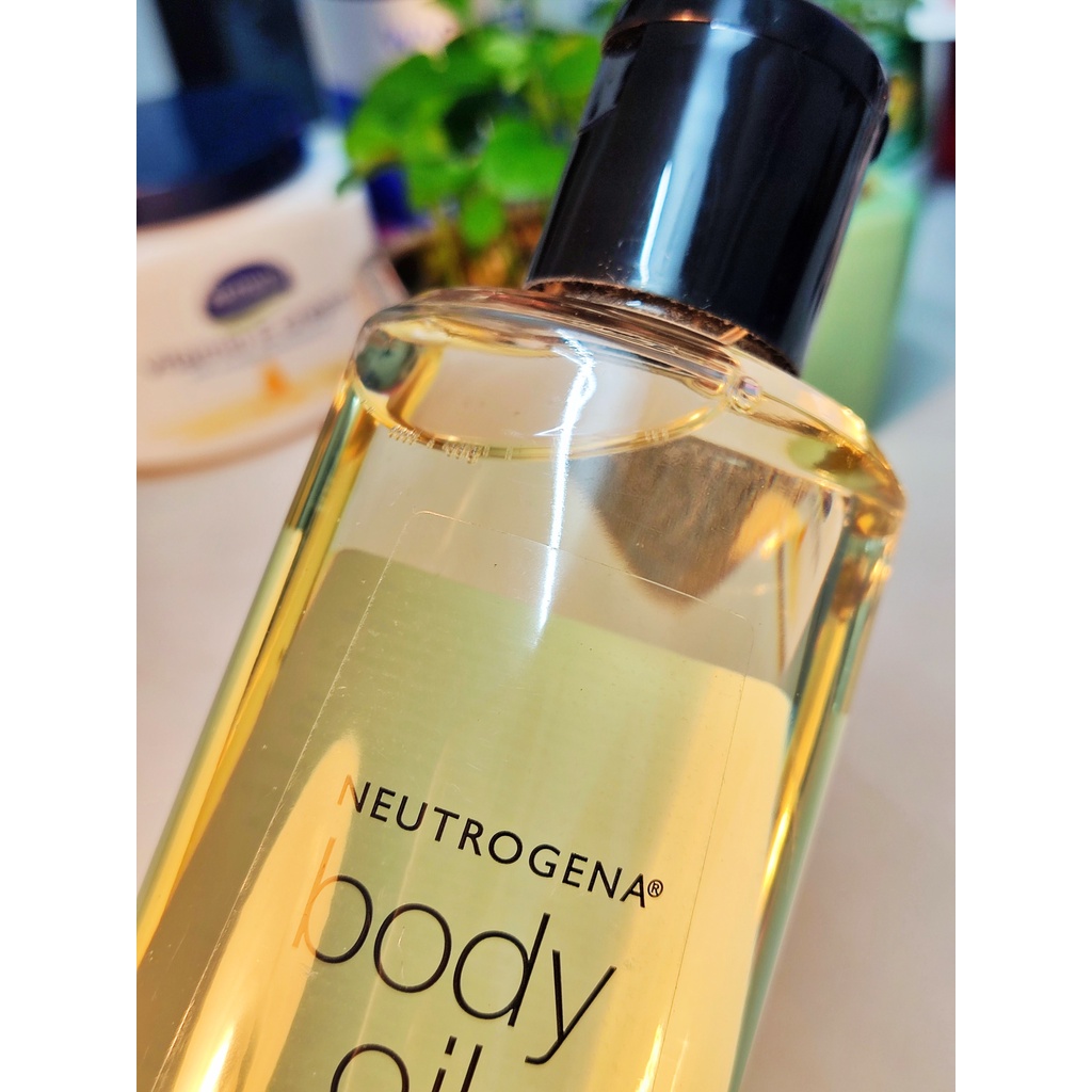 Dầu dưỡng thể Neutrogena Body Oil Light 250ml