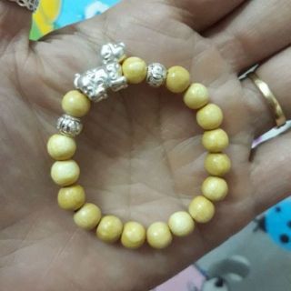 Vòng dâu tằm cho bé