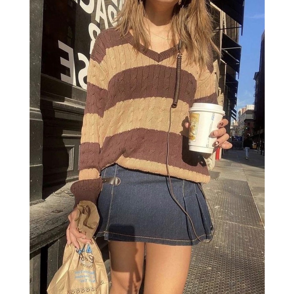 Áo len cổ V Nikki Stripe Sweater