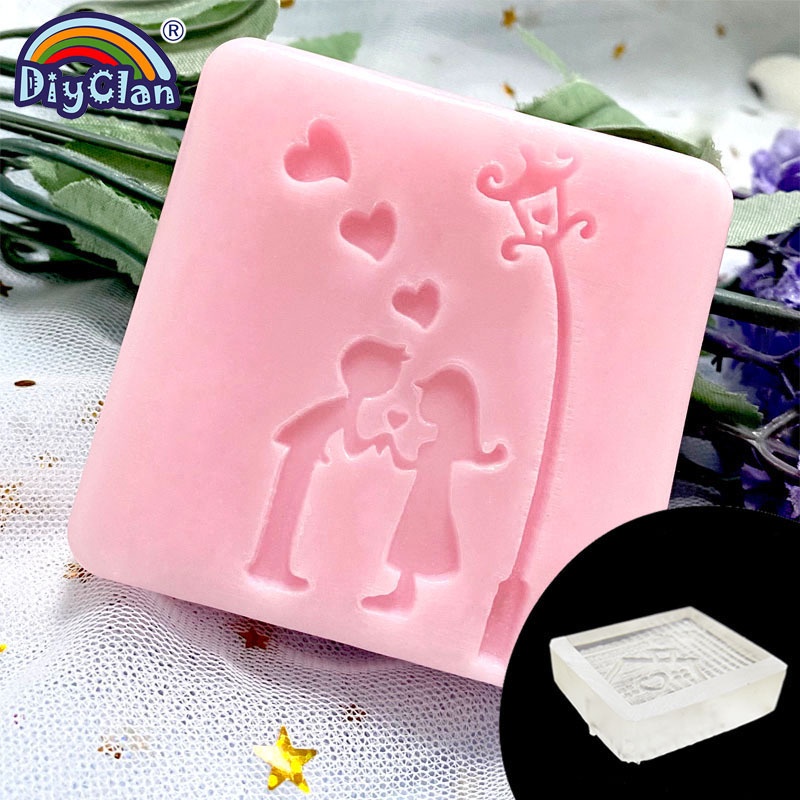 Khuôn Làm Xà Phòng Thủ Công Bằng Nhựa Trong Suốt Họa Tiết Chữ LOVE Đáng Yêu