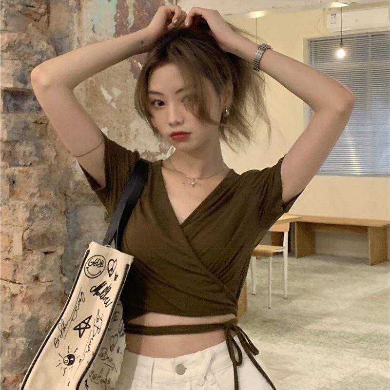 Áo thun croptop nữ hè cổ V bó eo buộc dây