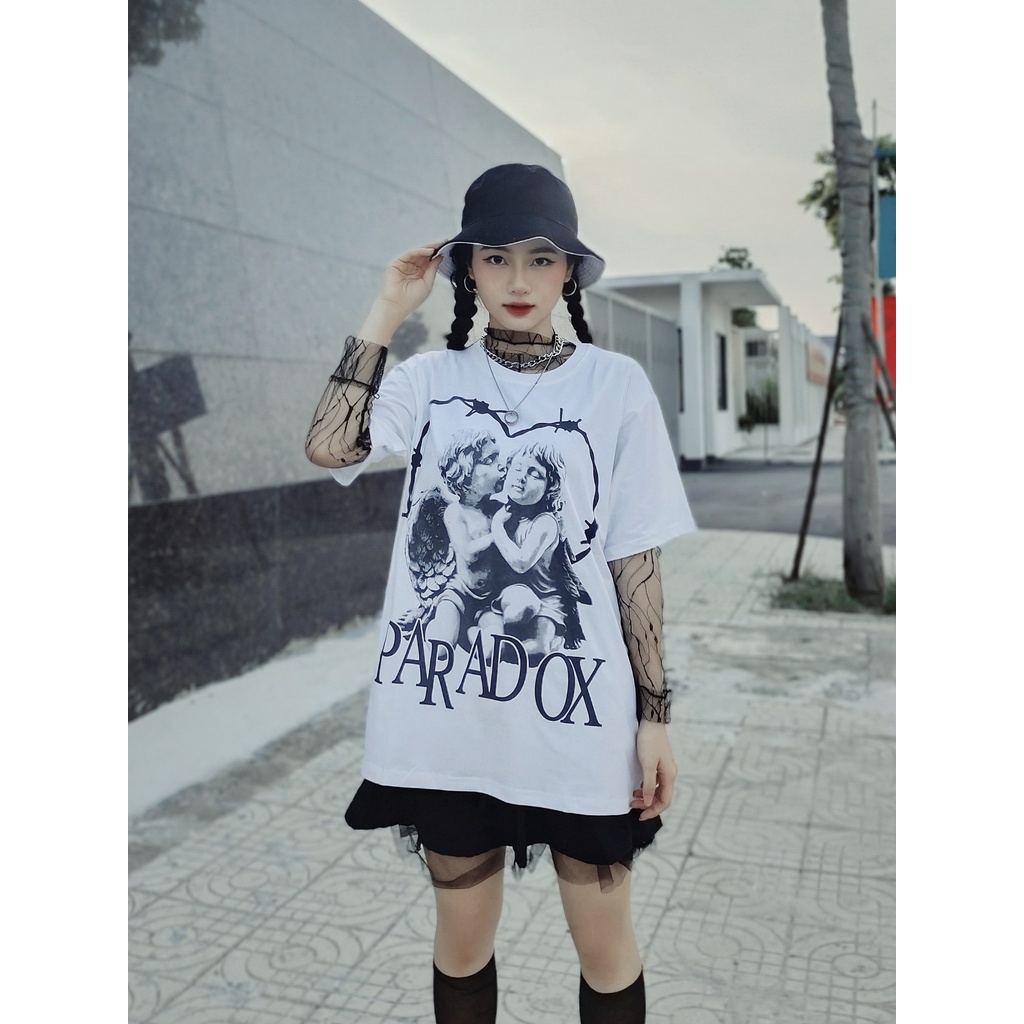 Áo thun form rộng Paradox tay lỡ - Unisex - In hình - SURROUNDED BY LOVE - Màu trắng