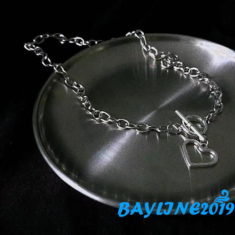 Dây chuyền có mặt hình trái tim rỗng màu sắc đơn giản dành cho nữ